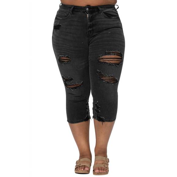 Judy Blue Skinny Fit Mid-Rise Destroyed Capris